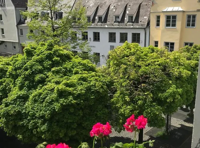 #1 Altstadtjuwel Augsburgo